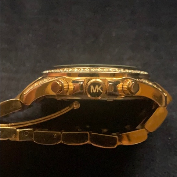 Michael Kors Rosegold Watch - Picture 3 of 6